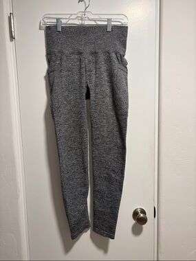 Mono B Gray High-Waist Knit Leggings with Pockets - Medium